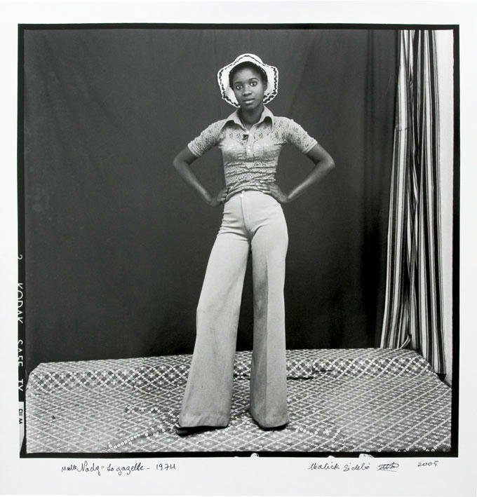 Malick Sidibé - Gazelle-my hat and bell bottoms 1974